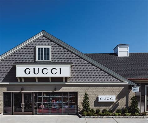 gucci woodbury commons reviews|woodbury commons gucci store.